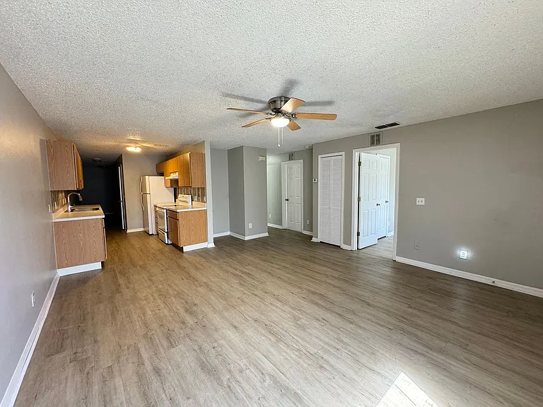 817 Eastern Ave — Photo 6
