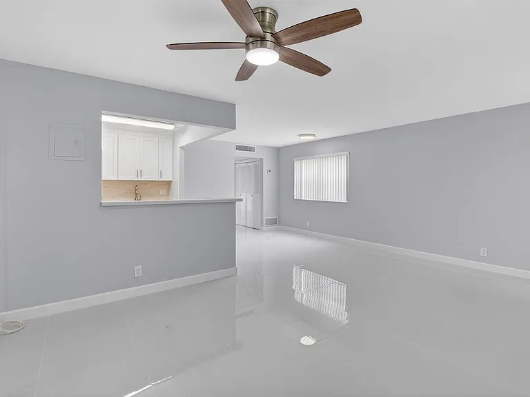 11 Brittany Ave #A — Photo 9