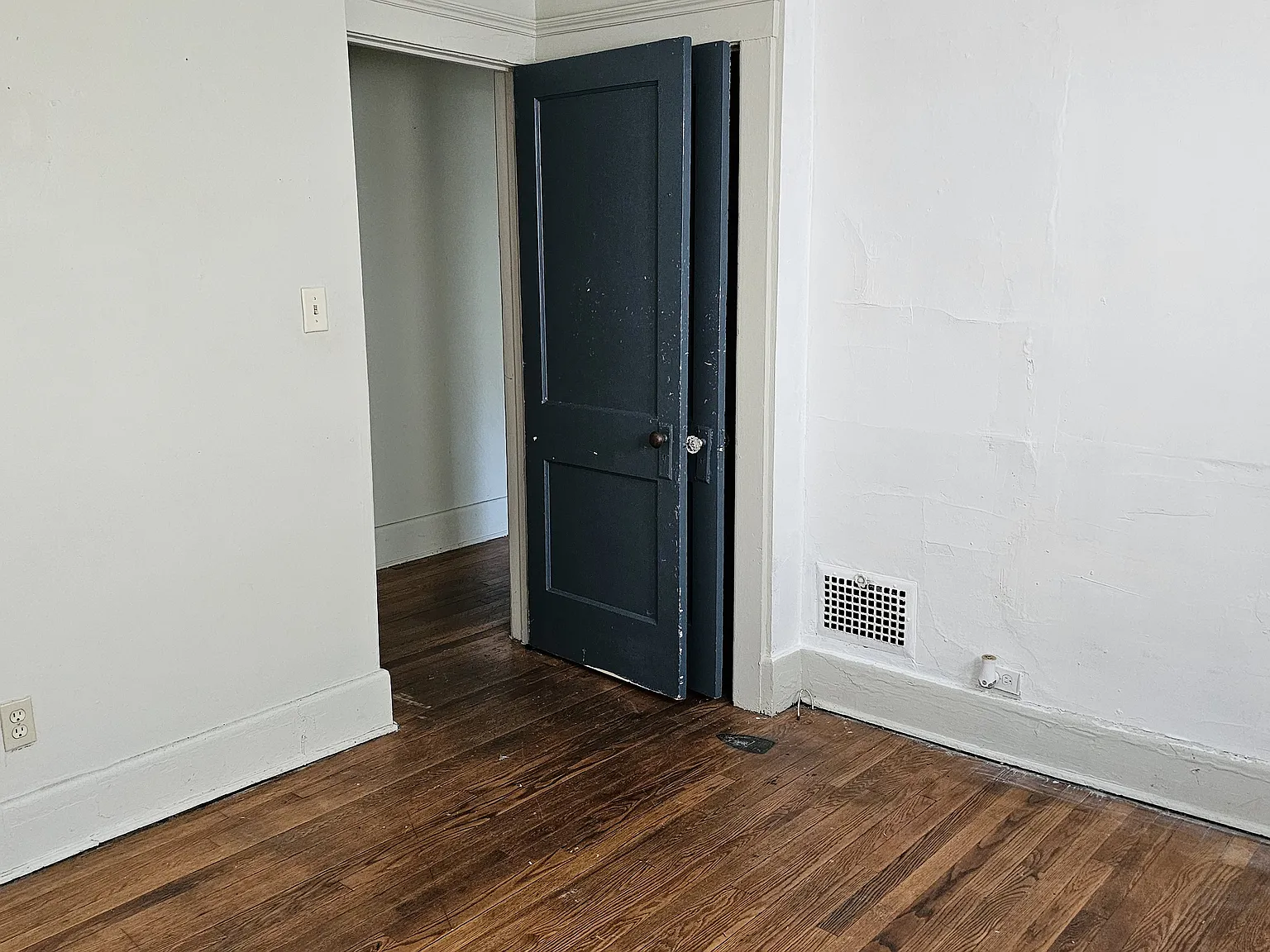 2 bed, 1000 sqft, $950 — Photo 2