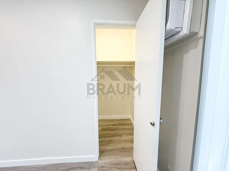 SEPULVEDA — Photo 3