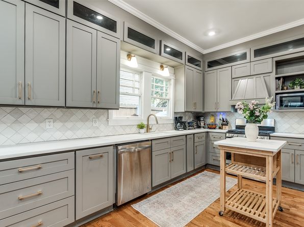 Additional property image - 206 S Edgefield Ave, Dallas, TX 75208