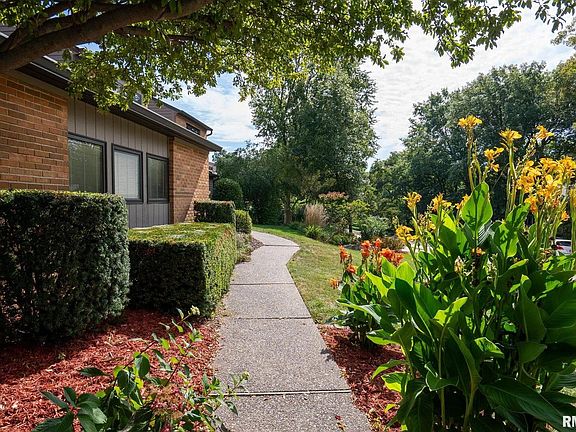 3rd image of 31 Wildwood Dr