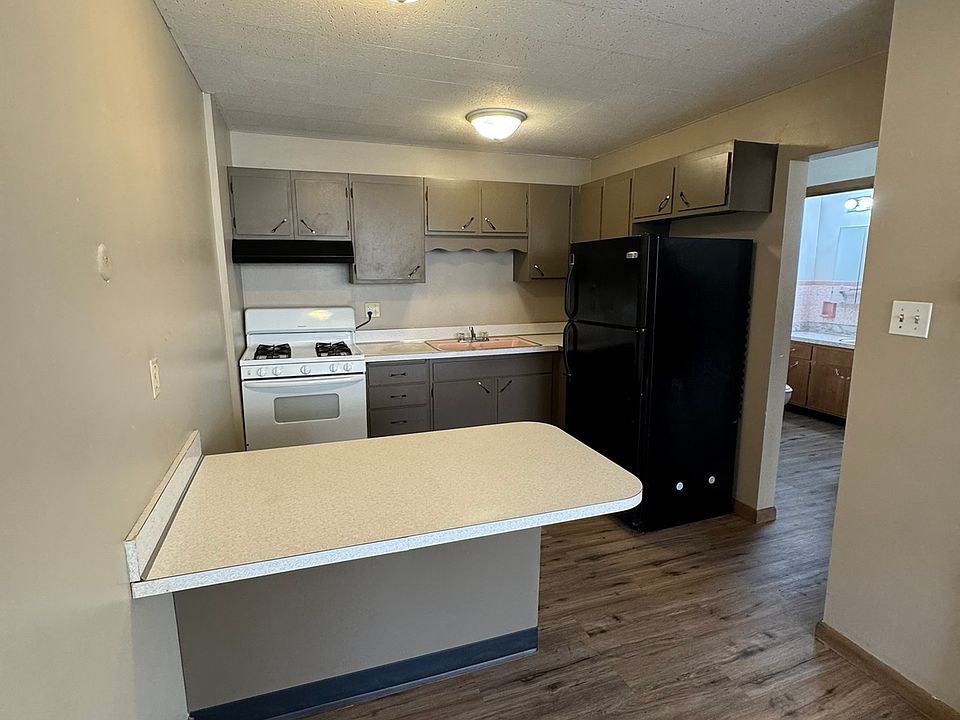 1st image of 230 W 3rd St #11075262
