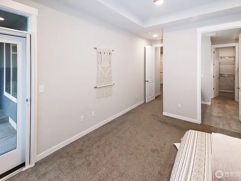 10705 NE 99th St — Photo 11