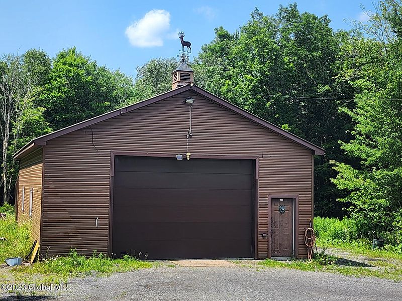 4th image of 134 Hillside Drive