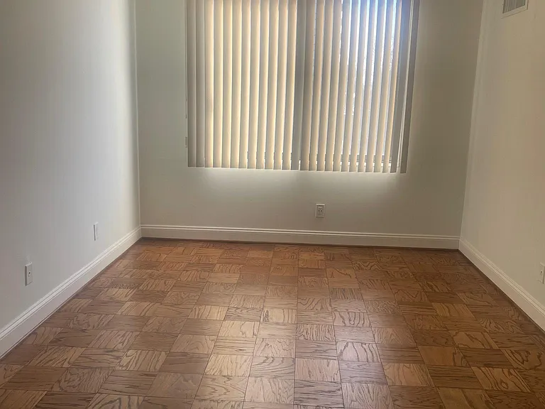 5225 Pooks Hill Rd #703N — Photo 5