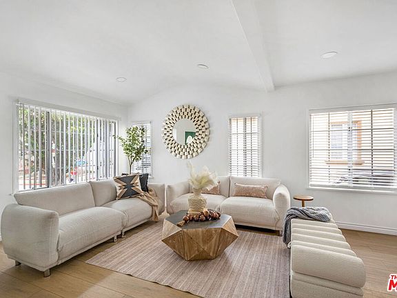 3rd image of 4137 W 58th Pl
