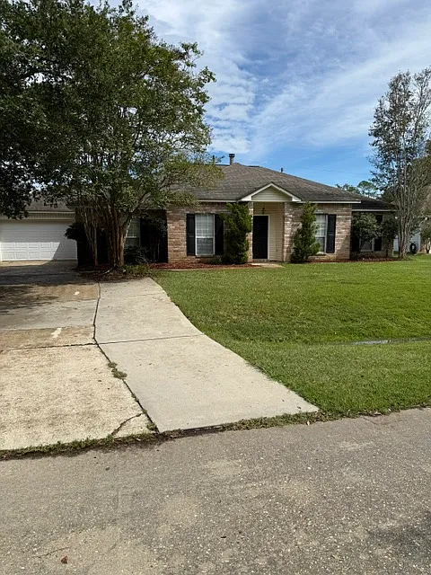 1131 Milan Dr
