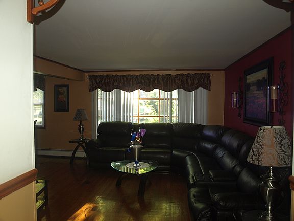 2nd image of 4423 Vernon Ave APT 1F