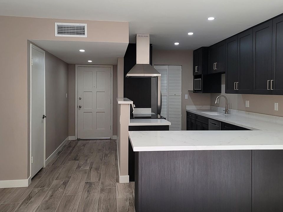 Open & Bright Kitchen