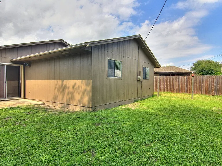 3810 Brookhill Dr — Photo 13
