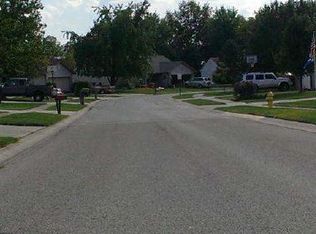 927 Governor Ln, Shelbyville, IN 46176