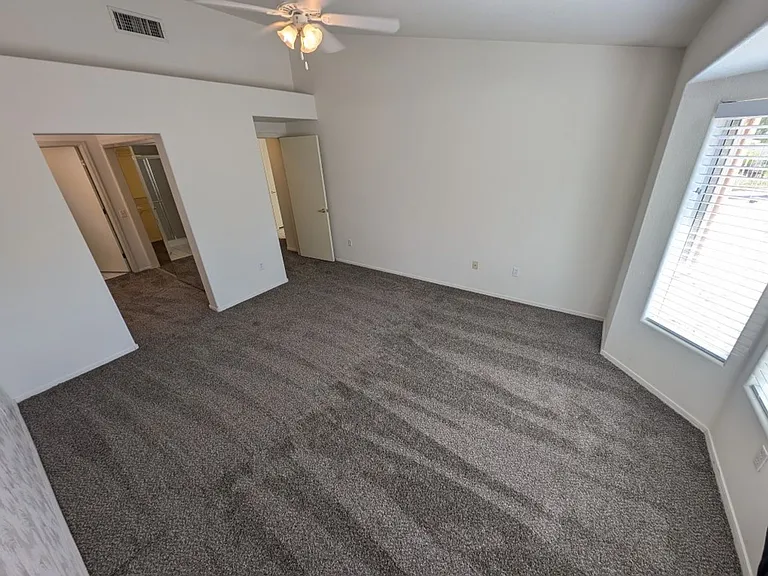 10113 Crescent Creek Dr — Photo 15