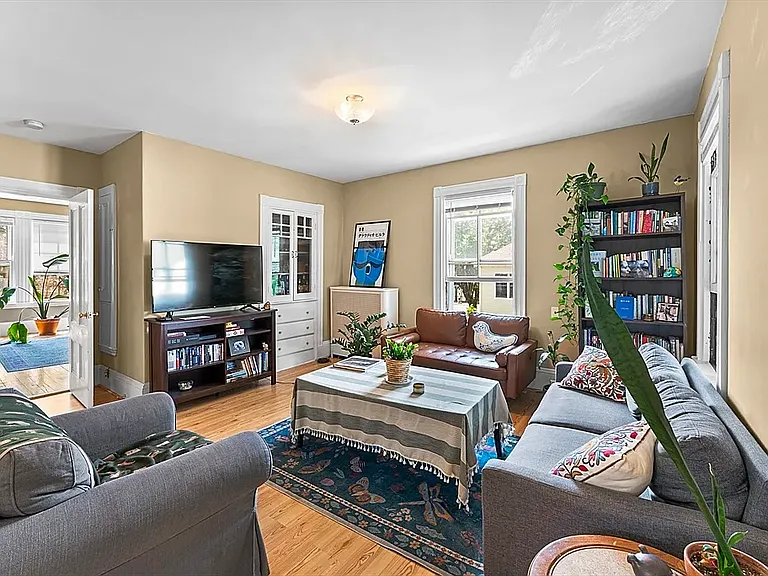Living Room
-On 1st floor of the unit