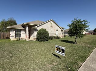 1084 Winscott Rd, Benbrook, TX 76126