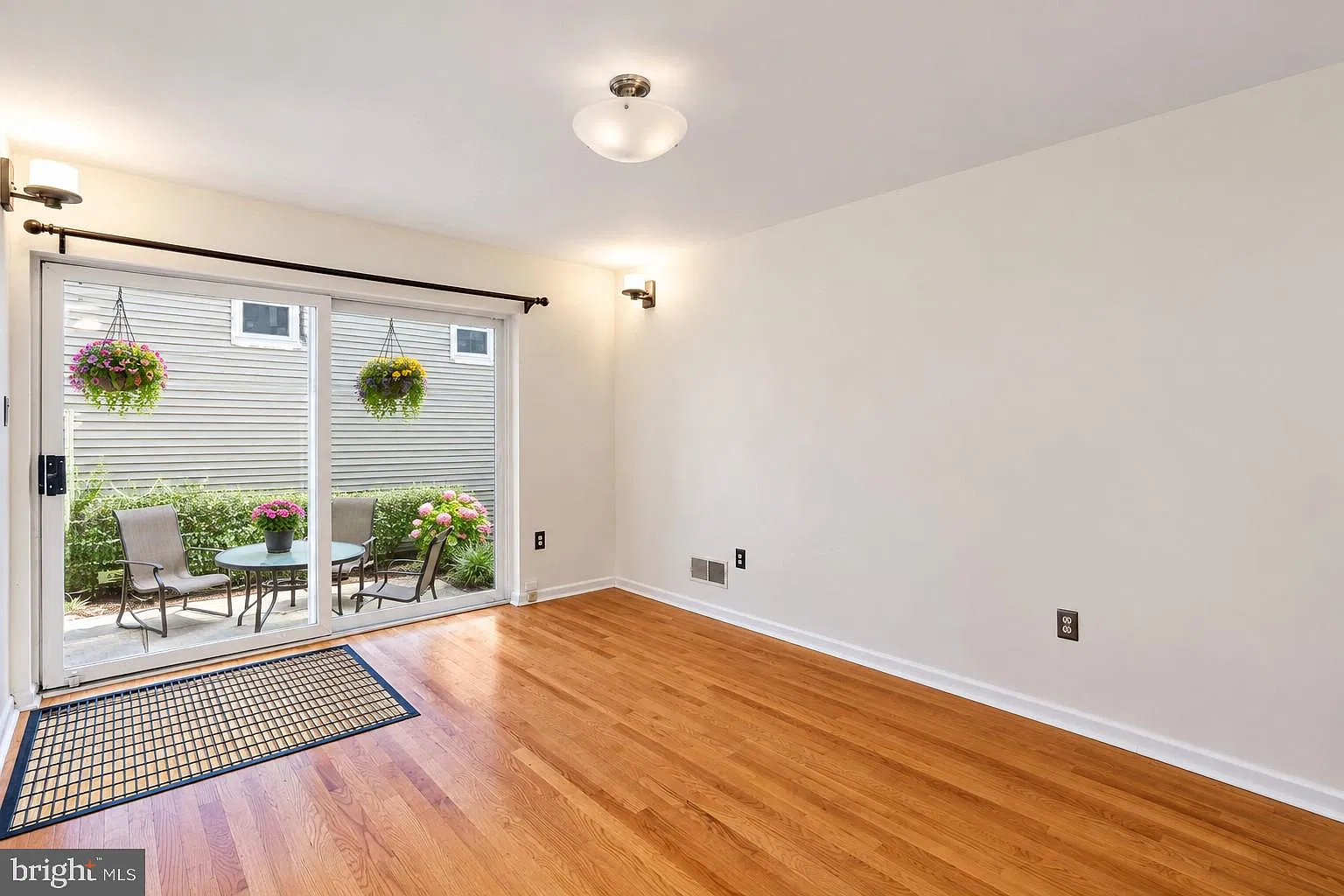 2 bed, 2.5 bath, 928 sqft, $2,675 — Photo 4
