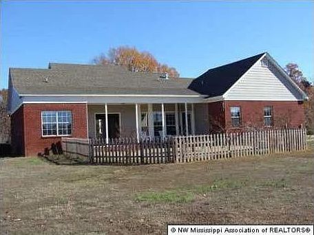 2nd image of 925 Shinault Rd