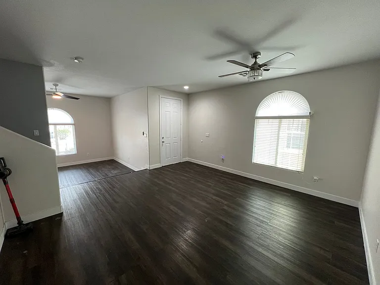 9401 Yellowshale St — Photo 4