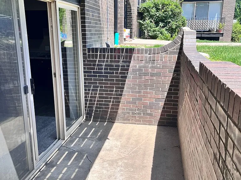 Bristol Square Apartments — Photo 69