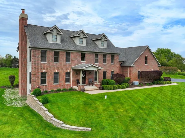 575 Hidden Creek Dr, Antioch, IL 60002