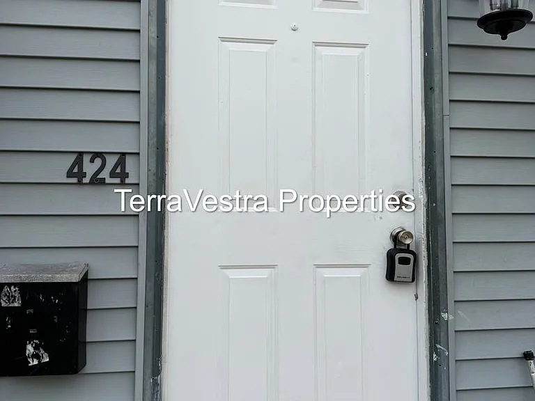 424 W Broad Street — Photo 27