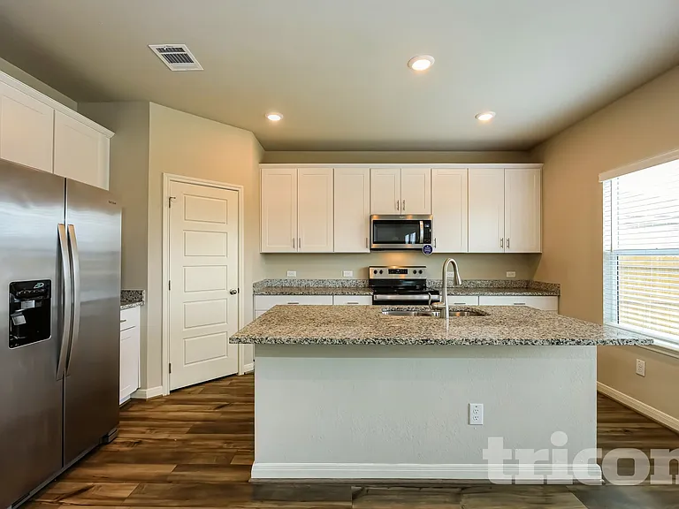 5603 Luna Pass — Photo 4