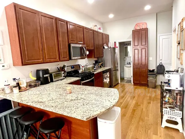 2337 N Janssen Ave APT 1R, Chicago, IL 60614