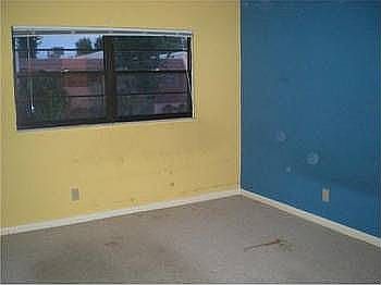 3rd image of 27 Matador Ln