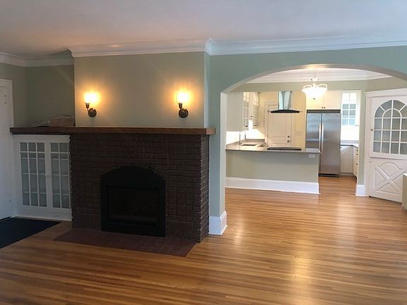 2nd image of 1135-1137 W Goodrich Ave