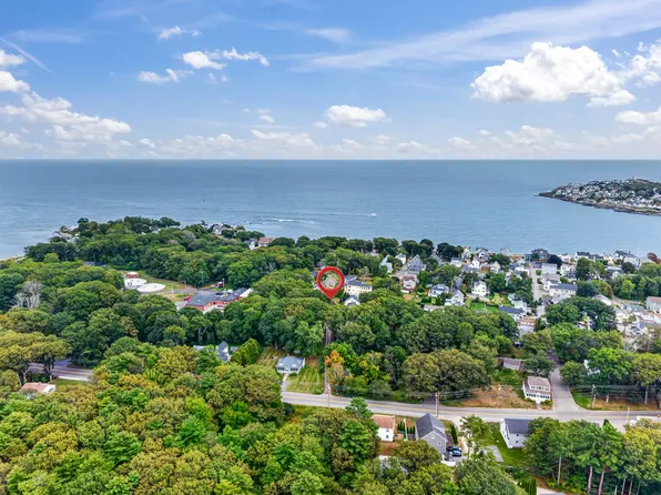 4 Collinsport Way #1, York, ME 03909