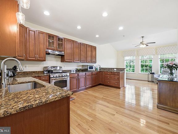 2nd image of 10545 Edwardian Ln