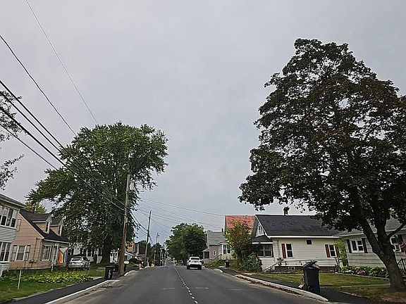 5th image of 134 Clinton Ave