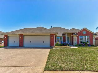 10708 Middlesbrough Ln, Yukon, OK 73099