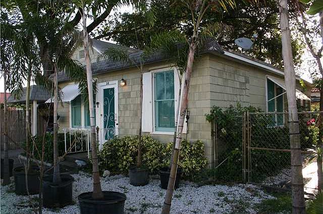 1st image of 218 NW 1st Ave