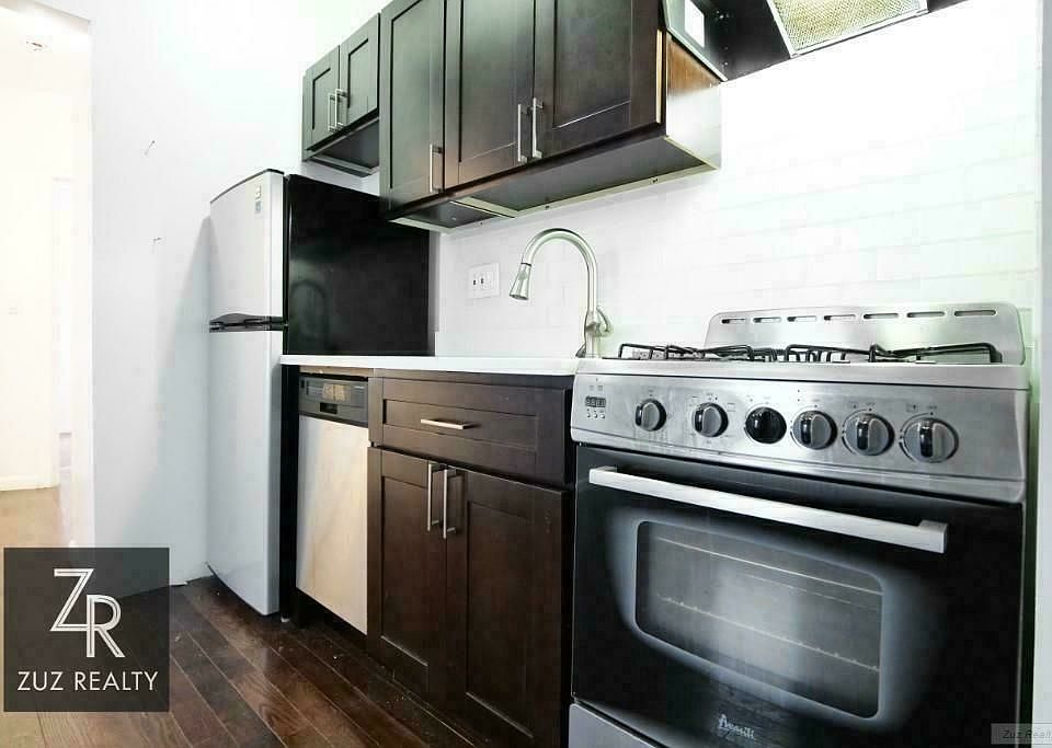 1st image of 125 E 19th St #3C