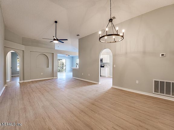 4th image of 9545 WATERSHED Drive N