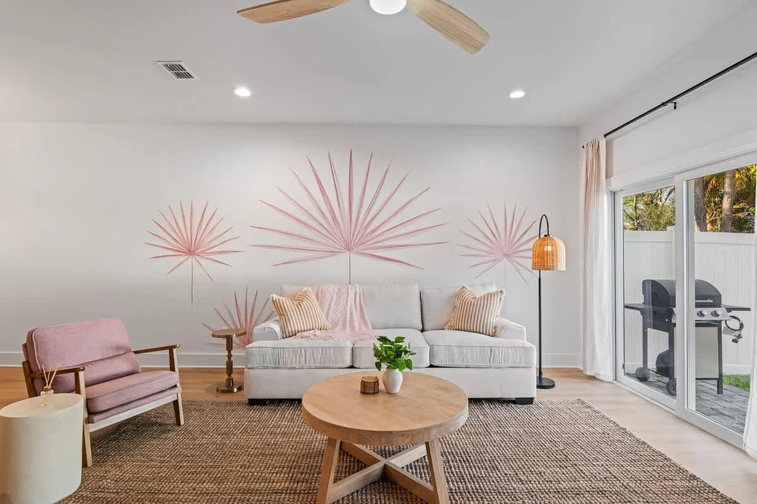 3 bed, 2.0 bath, 2098 sqft, $3,303 — Photo 2
