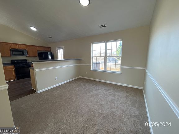 4th image of 3040 Yellow Pine Ter