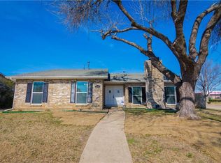 1859 Sandy Ridge Ct, Carrollton, TX 75007