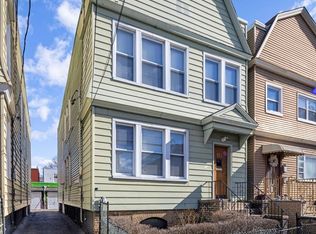 118 Poplar St, Jersey City, NJ 07307