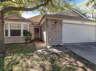 1100 Chinaberry Dr, Bryan, TX 77803