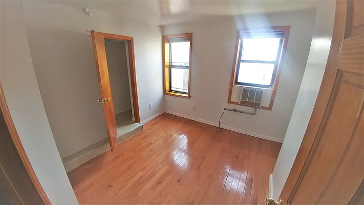 Rented by Downtown Mgt & Realty LLC | media 5