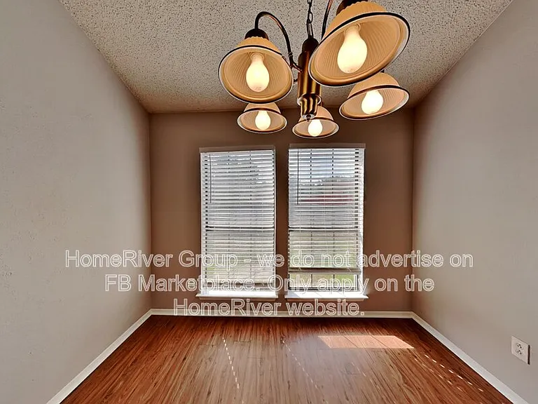 1105 Geneva Ct — Photo 6