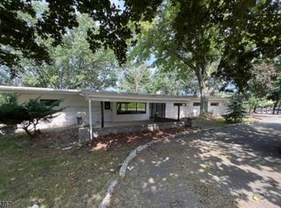 15 Elizabeth Ln, Woodland Park, NJ 07424