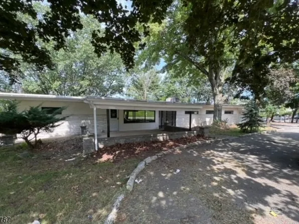 15 Elizabeth Ln, Woodland Park, NJ 07424