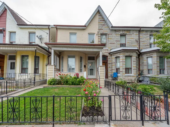 38 Gordon St, Toronto, ON M6K 1P6
