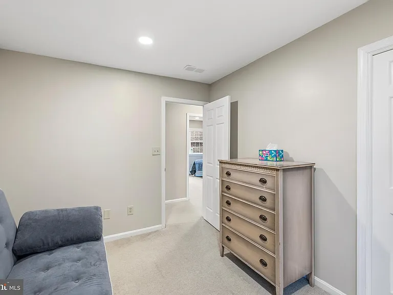 4880 Chevy Chase Dr #133 — Photo 20