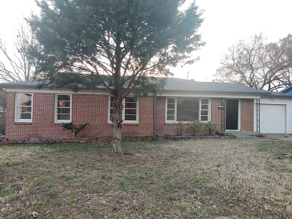 3141 Ray Dr W
