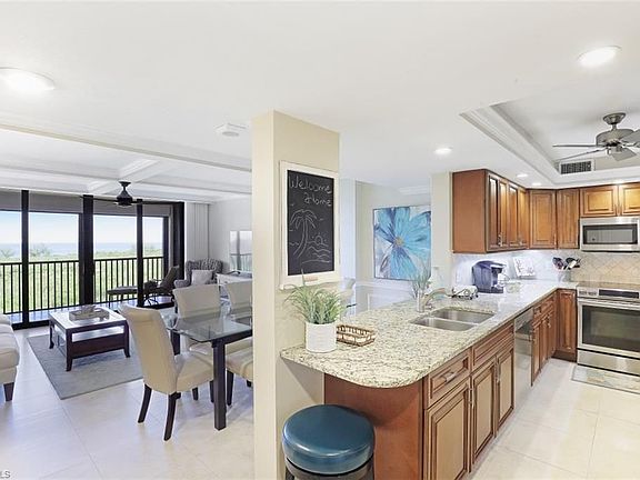 5th image of 17 Bluebill Ave APT 1005