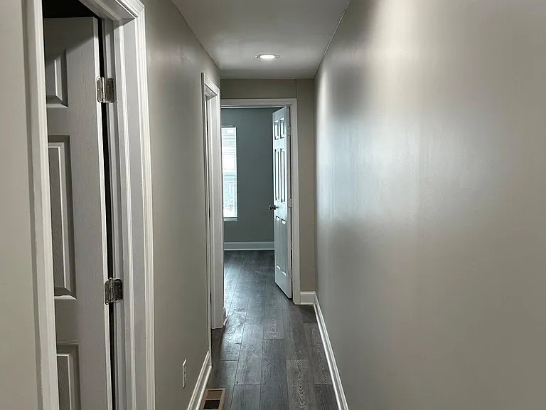 1488 E Fulton St — Photo 14